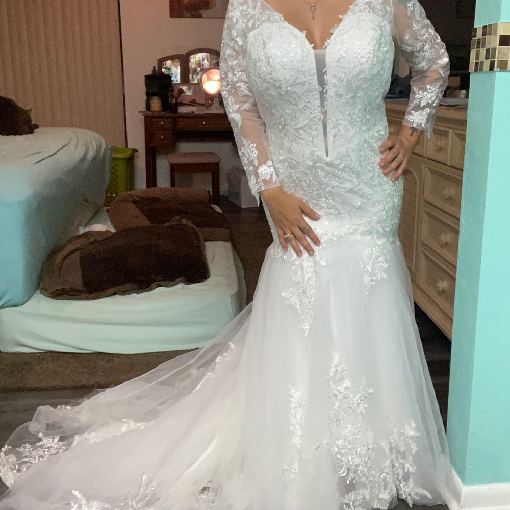 Long sleeve mermaid wedding dress
